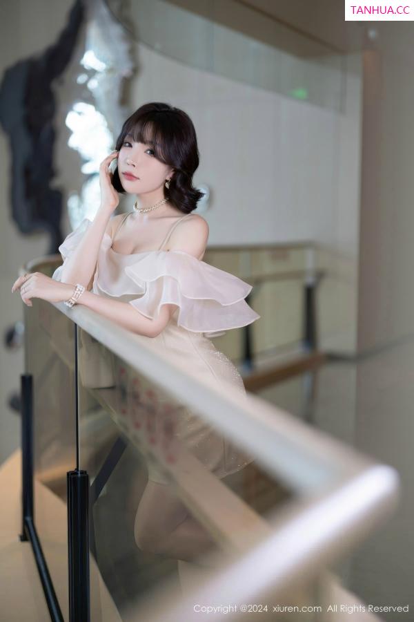 陈芝 芝芝Booty [XiuRen]高清写真图 2024.07.25 No.8917 徐莉芝Booty 丝袜美腿第8张图片